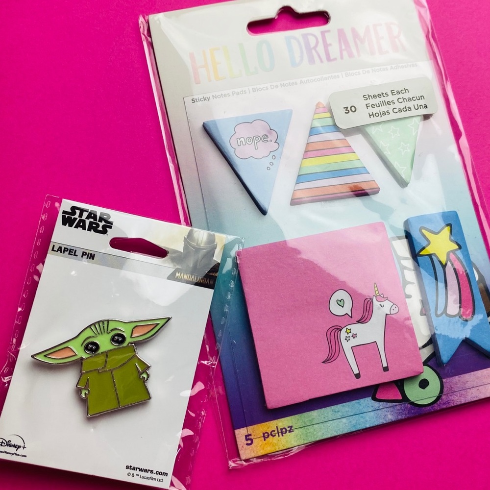 Bundle😊 cute! Baby Yoda Pin and Sticky Notes Pad